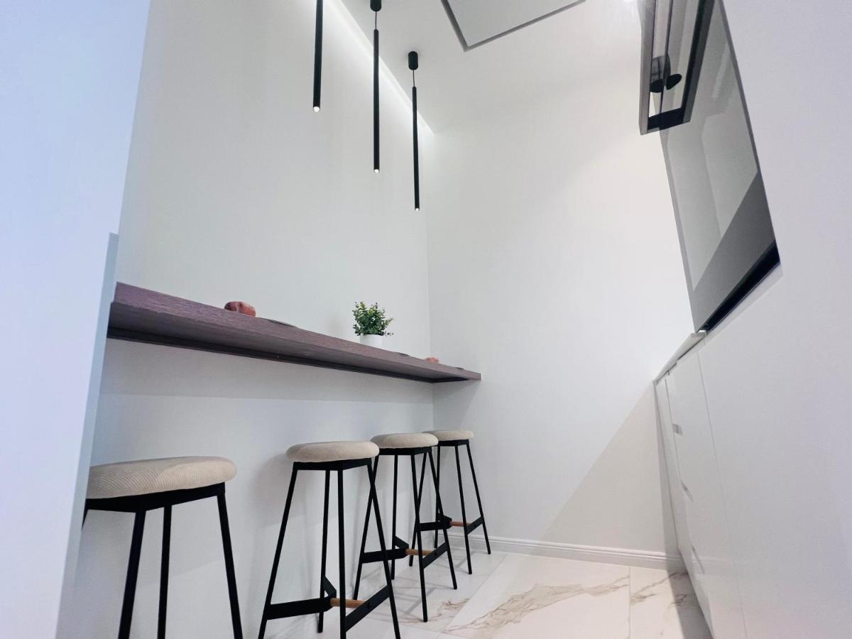 Zeus Design Apartment Schlosspark Schoenbrunn Vienna Exterior photo